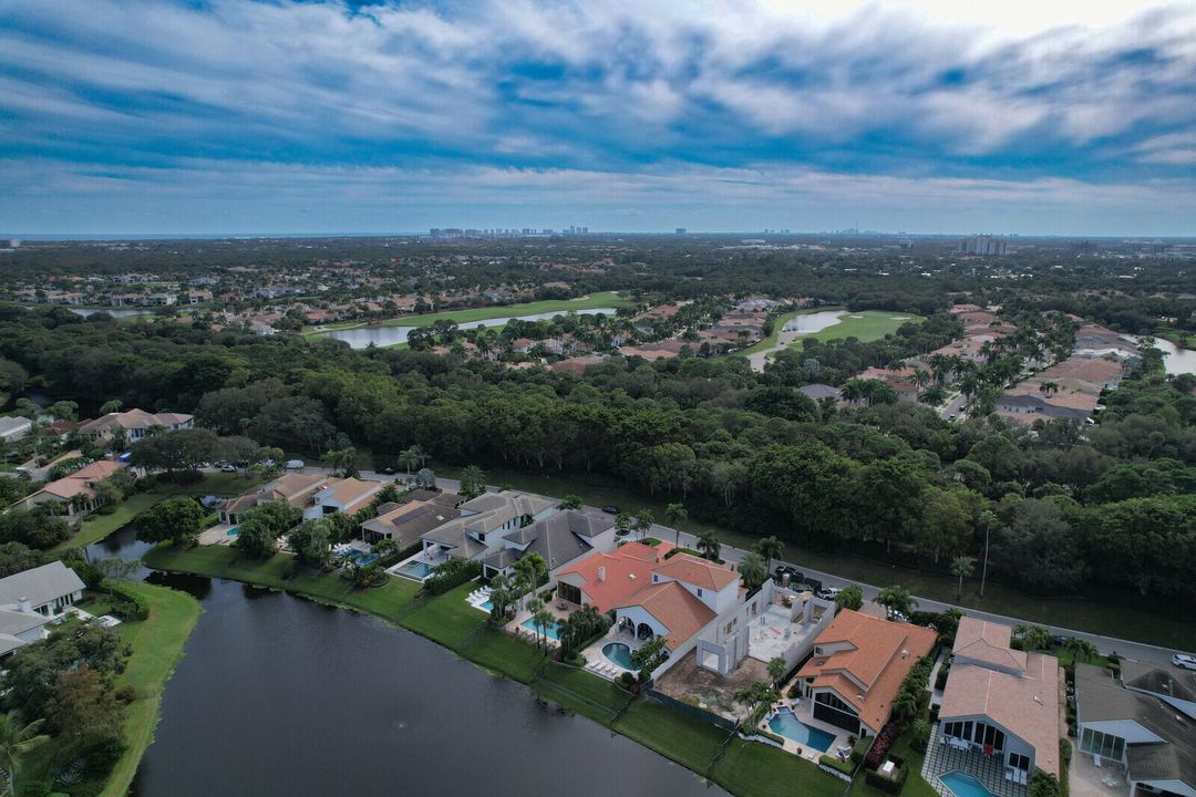 For Sale: $1,995,000 (3 beds, 4 baths, 2692 Square Feet)