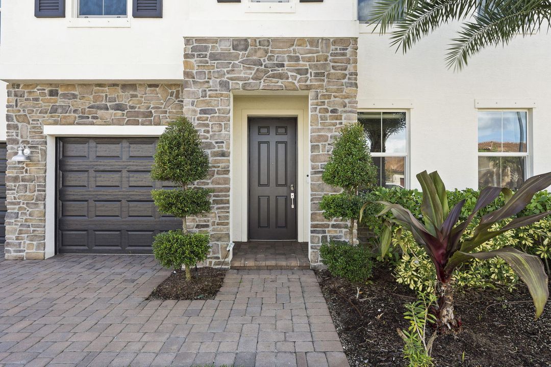 En Venta: $620,000 (5 camas, 4 baños, 3367 Pies cuadrados)