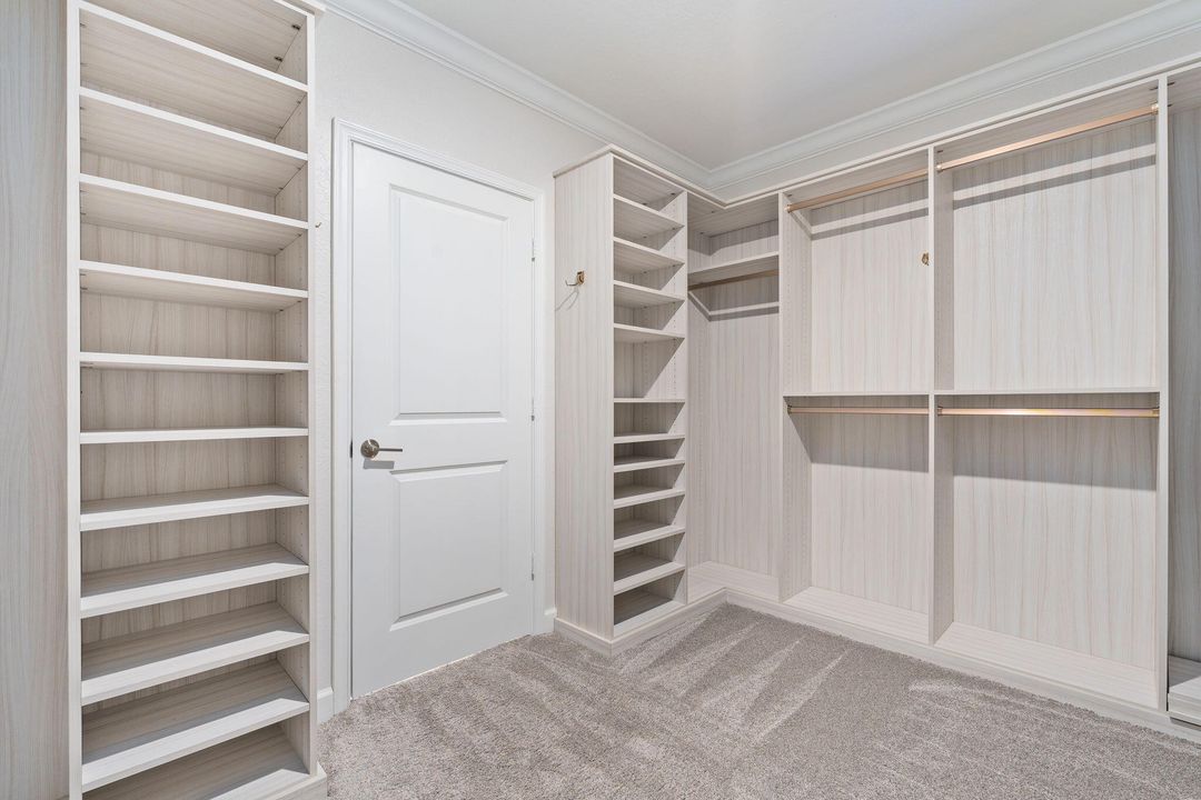 En Venta: $620,000 (5 camas, 4 baños, 3367 Pies cuadrados)