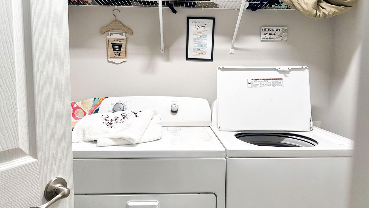 For Sale: $430,000 (4 beds, 2 baths, 1806 Square Feet)