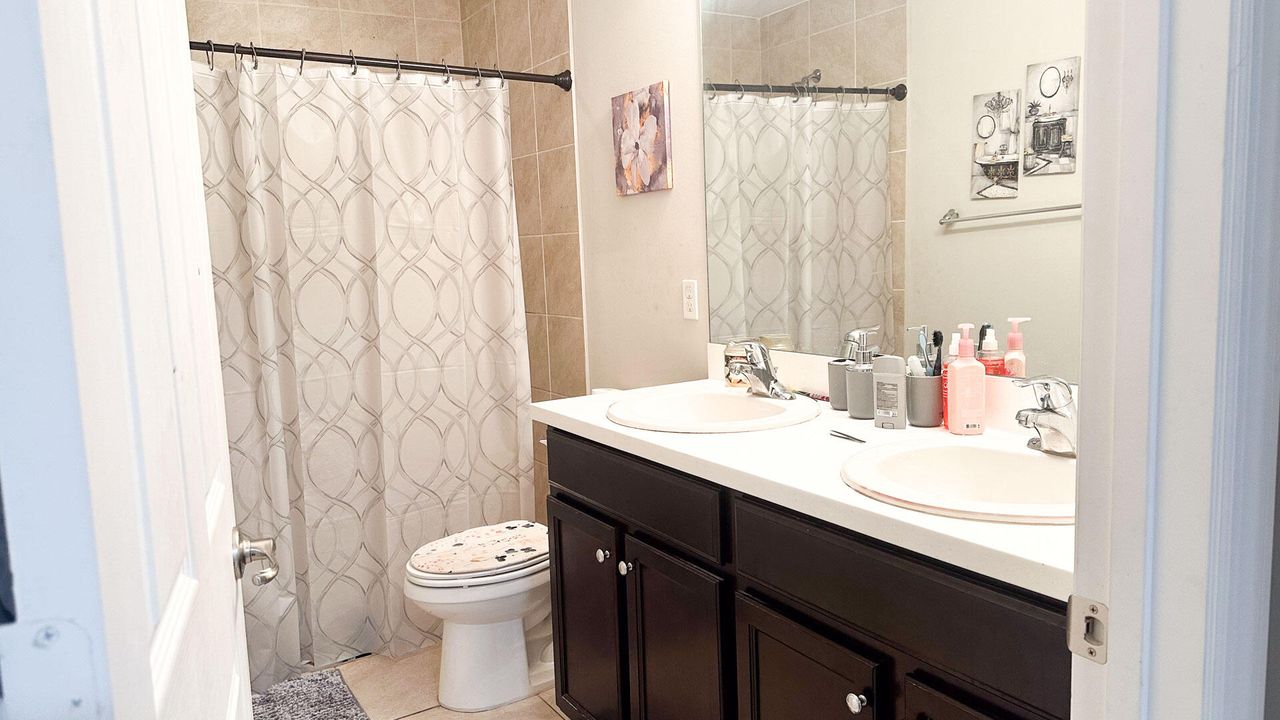 For Sale: $430,000 (4 beds, 2 baths, 1806 Square Feet)