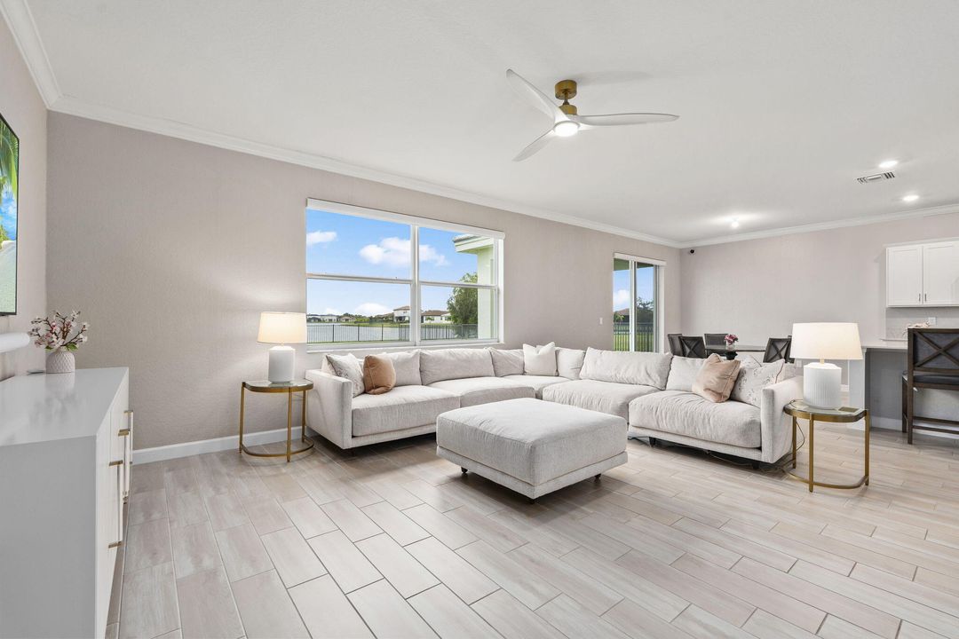 En Venta: $620,000 (5 camas, 4 baños, 3367 Pies cuadrados)