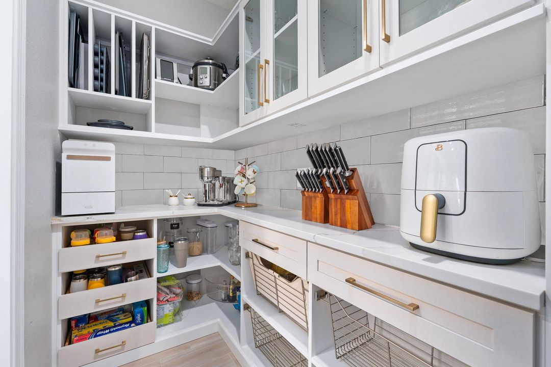 En Venta: $620,000 (5 camas, 4 baños, 3367 Pies cuadrados)