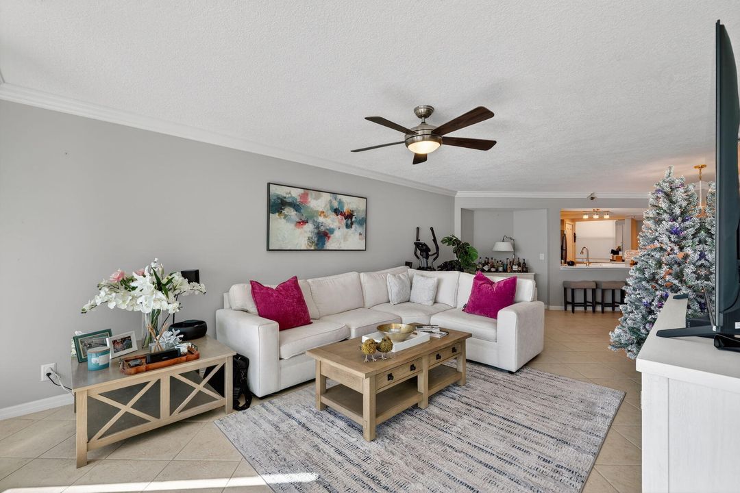 待售: $599,000 (2 贝兹, 2 浴室, 1209 平方英尺)