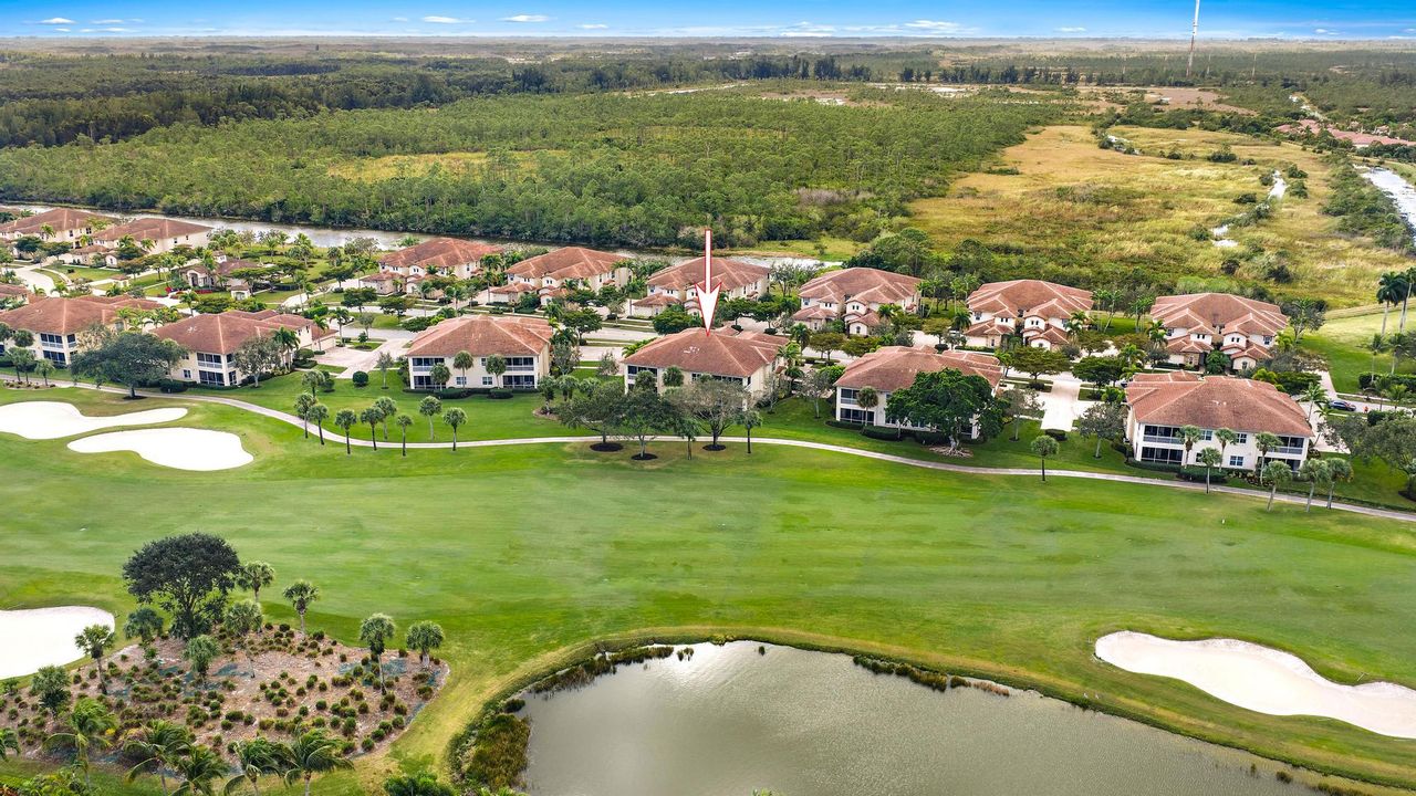 En Venta: $599,000 (2 camas, 2 baños, 2327 Pies cuadrados)