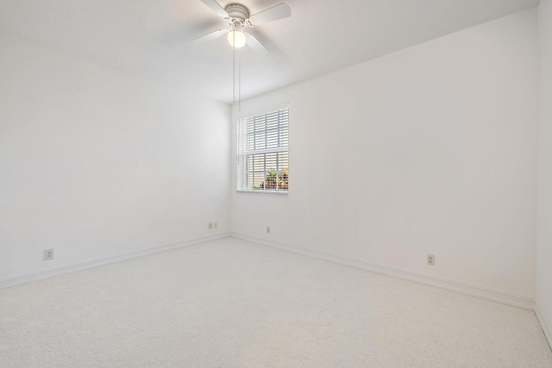 En Venta: $599,000 (2 camas, 2 baños, 2327 Pies cuadrados)