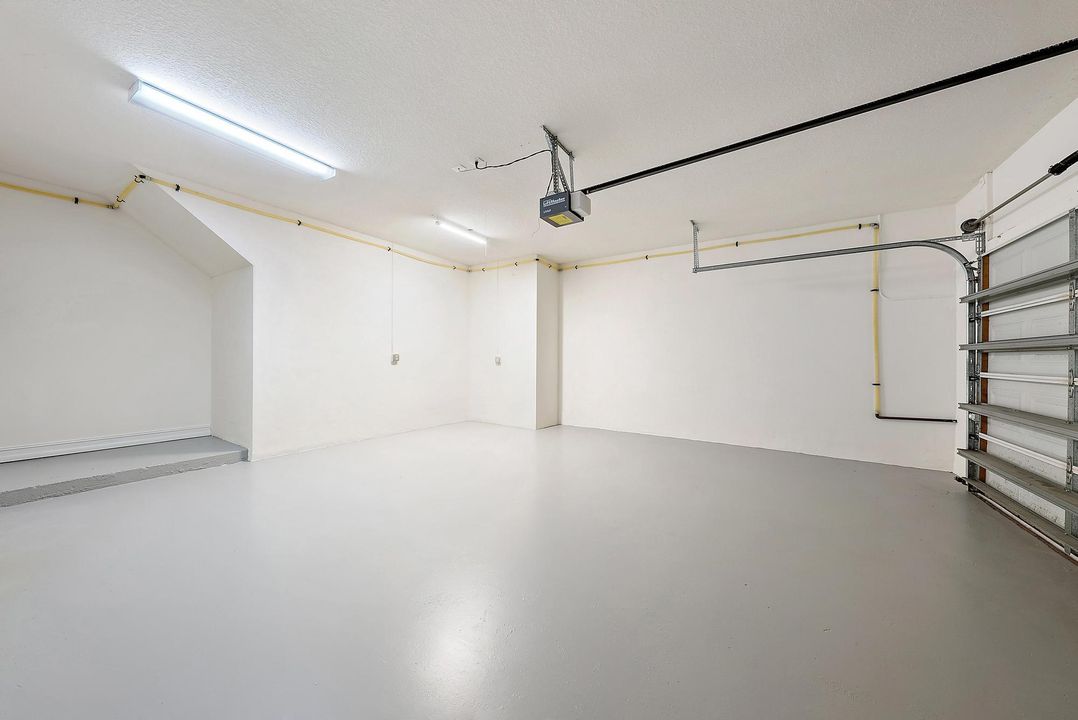 En Venta: $599,000 (2 camas, 2 baños, 2327 Pies cuadrados)