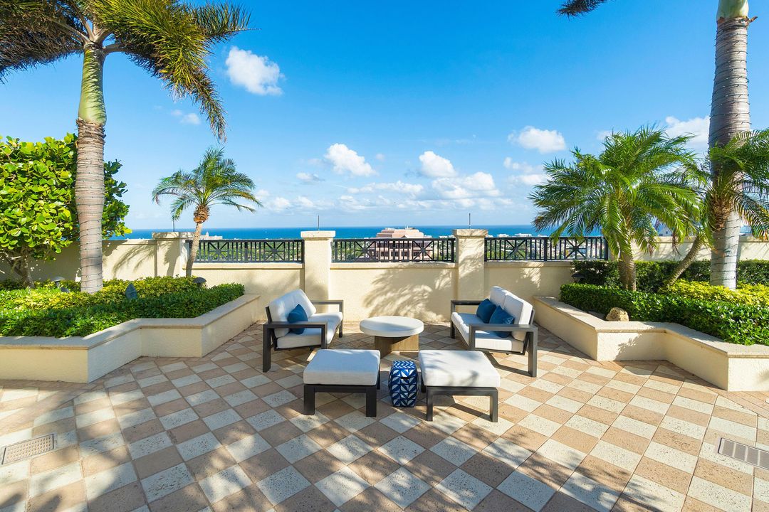 Active With Contract: $5,500,000 (3 beds, 3 baths, 2741 Square Feet)