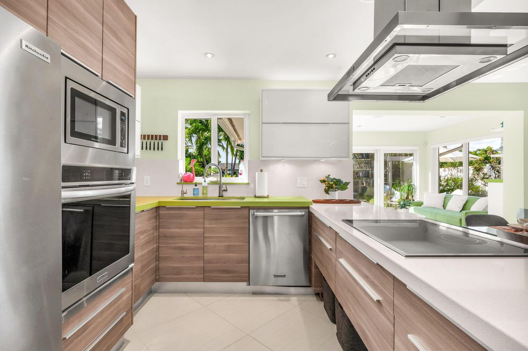 На продажу: $1,225,000 (3 спален, 2 ванн, 1396 Квадратных фут)