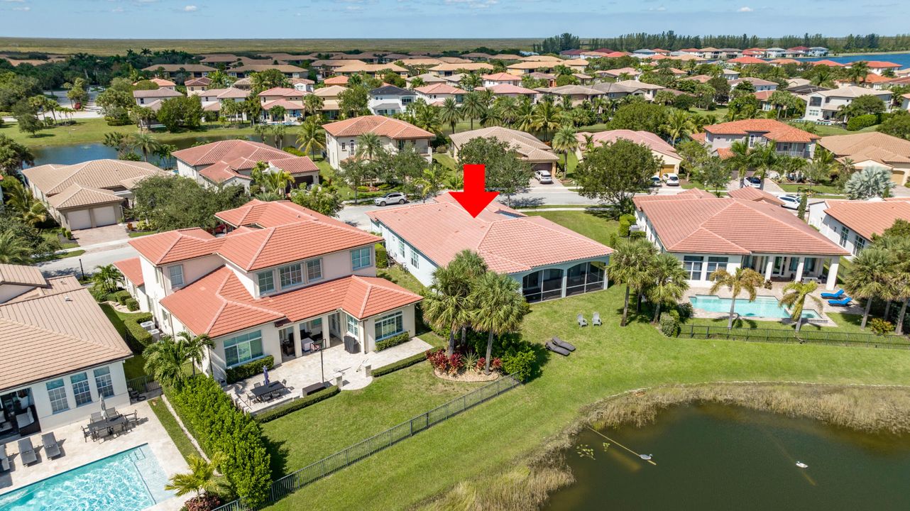 En Venta: $989,000 (5 camas, 3 baños, 3326 Pies cuadrados)