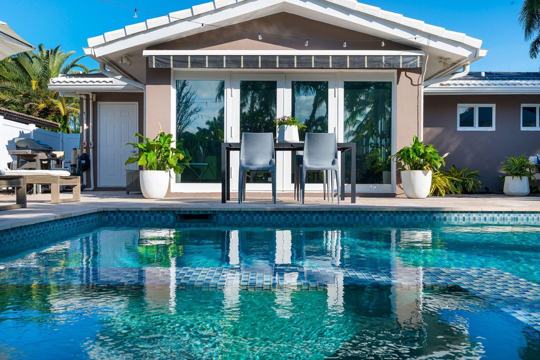 На продажу: $1,225,000 (3 спален, 2 ванн, 1396 Квадратных фут)