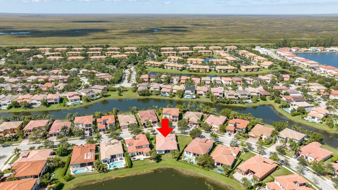 En Venta: $989,000 (5 camas, 3 baños, 3326 Pies cuadrados)