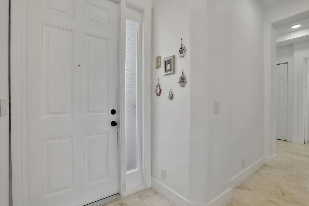 En Venta: $989,000 (5 camas, 3 baños, 3326 Pies cuadrados)