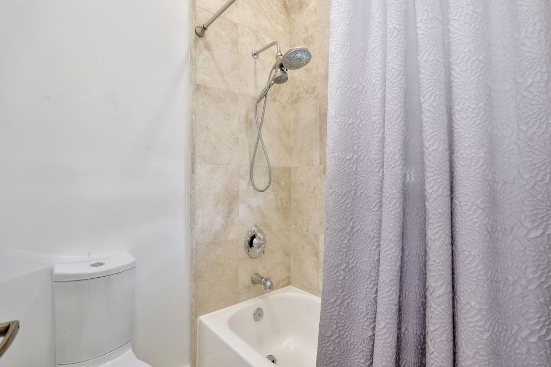 En Venta: $989,000 (5 camas, 3 baños, 3326 Pies cuadrados)