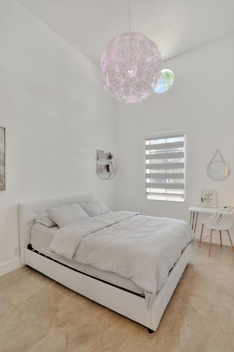 En Venta: $989,000 (5 camas, 3 baños, 3326 Pies cuadrados)