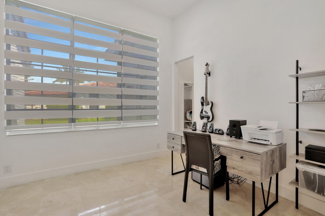 En Venta: $989,000 (5 camas, 3 baños, 3326 Pies cuadrados)