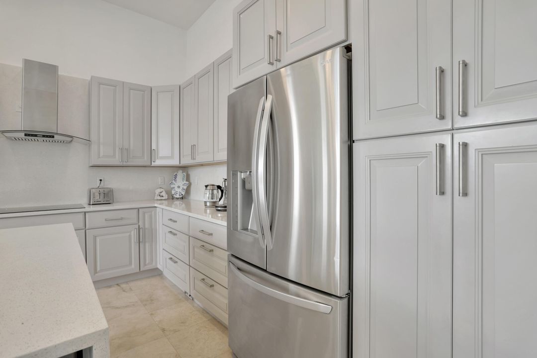 En Venta: $989,000 (5 camas, 3 baños, 3326 Pies cuadrados)