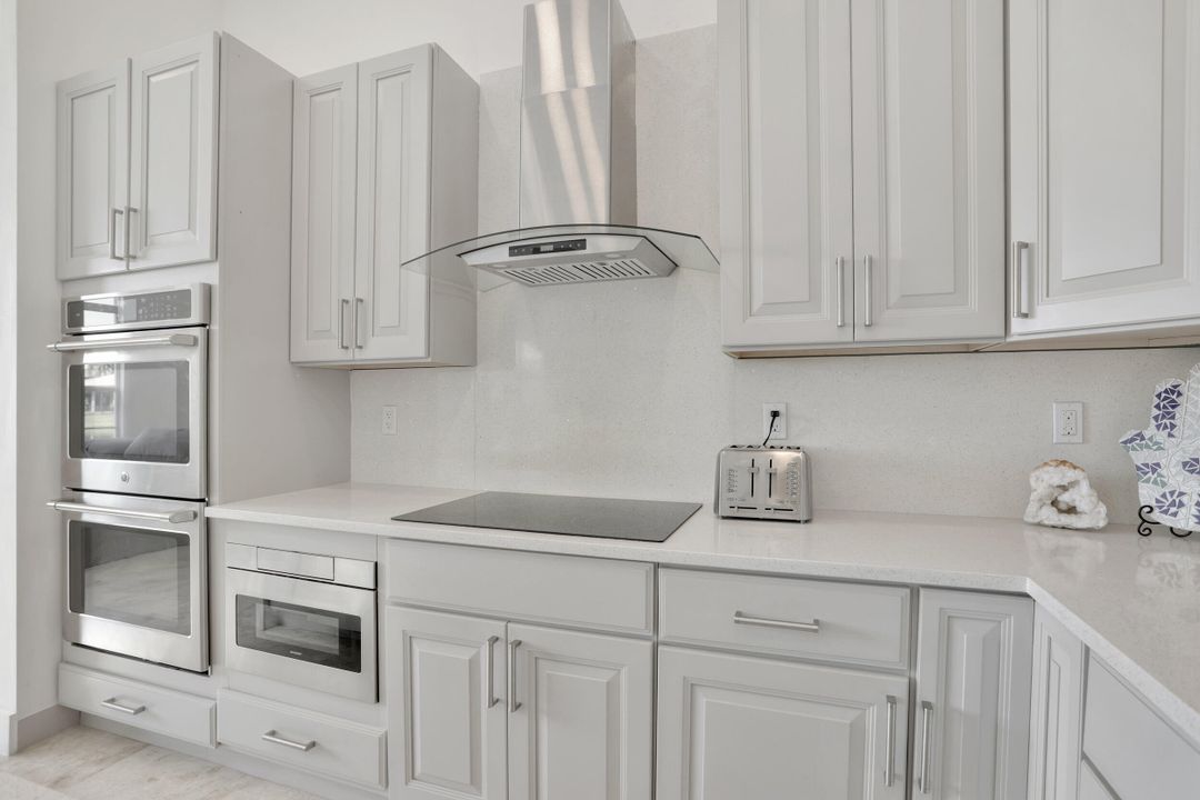 En Venta: $989,000 (5 camas, 3 baños, 3326 Pies cuadrados)