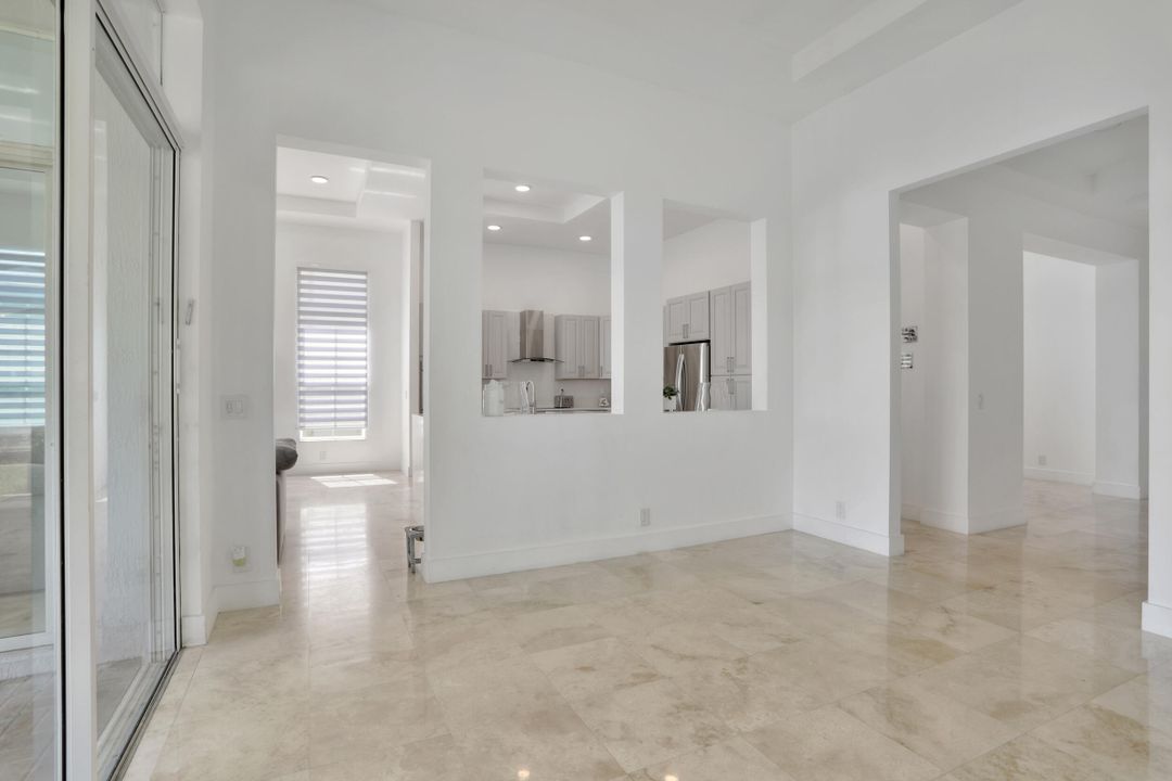 En Venta: $989,000 (5 camas, 3 baños, 3326 Pies cuadrados)