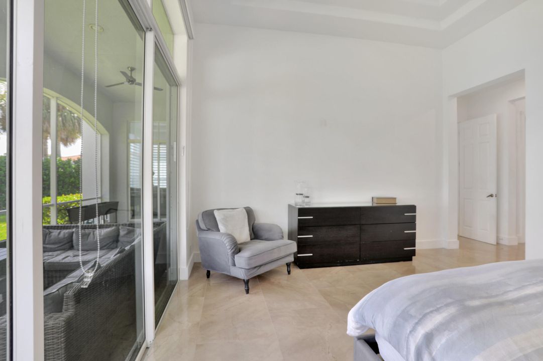 En Venta: $989,000 (5 camas, 3 baños, 3326 Pies cuadrados)