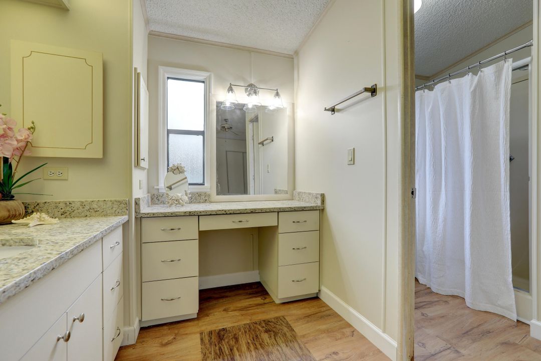 待售: $197,000 (2 贝兹, 2 浴室, 1380 平方英尺)