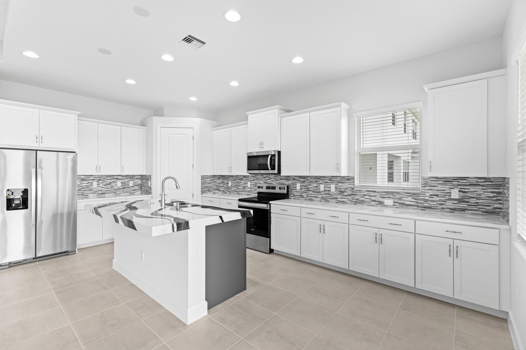 For Rent: $3,800 (3 beds, 2 baths, 2322 Square Feet)