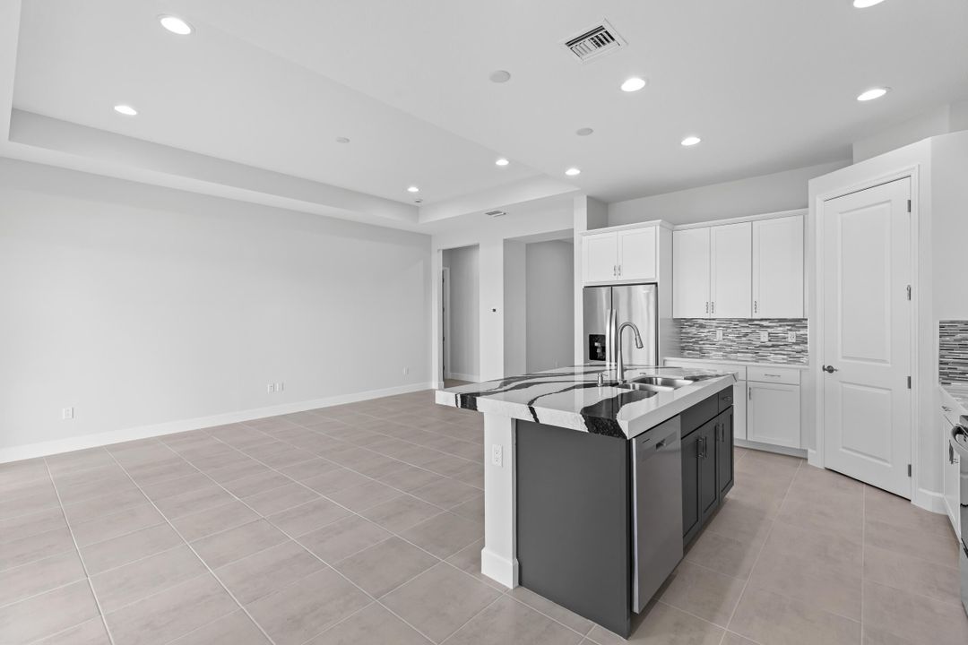 For Rent: $3,800 (3 beds, 2 baths, 2322 Square Feet)