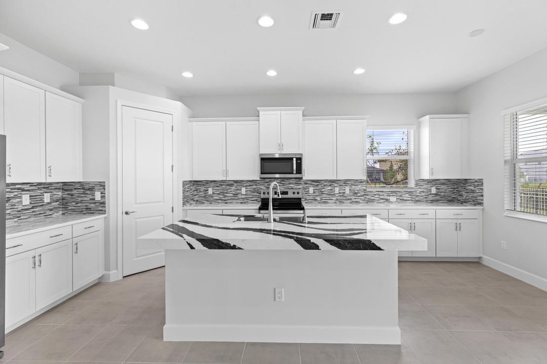 For Rent: $3,800 (3 beds, 2 baths, 2322 Square Feet)