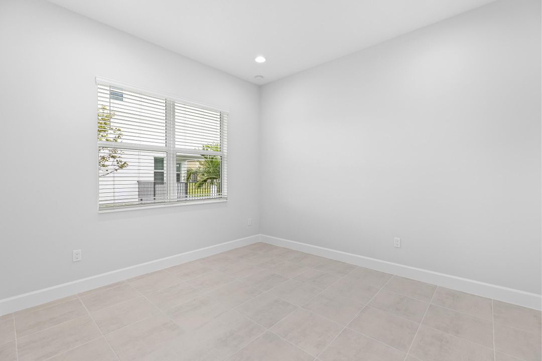 For Rent: $3,800 (3 beds, 2 baths, 2322 Square Feet)