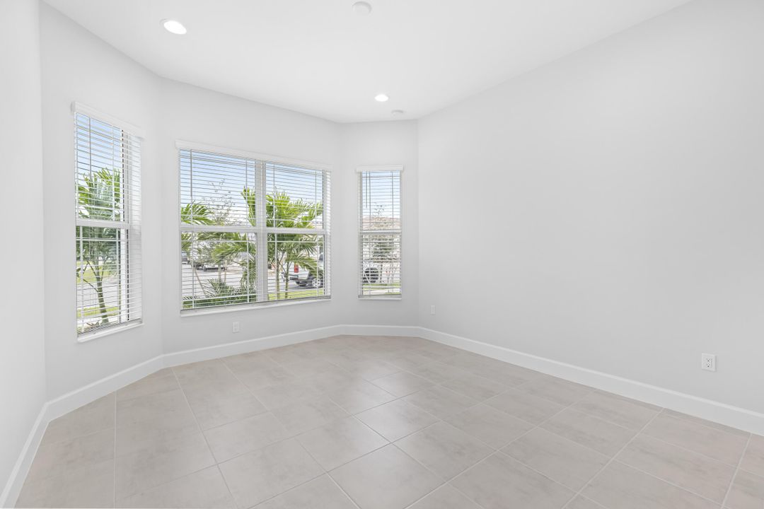 For Rent: $3,800 (3 beds, 2 baths, 2322 Square Feet)