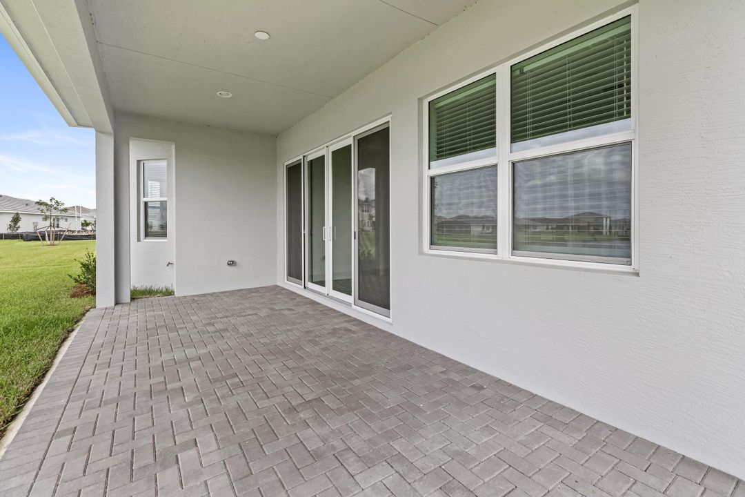 For Rent: $3,800 (3 beds, 2 baths, 2322 Square Feet)