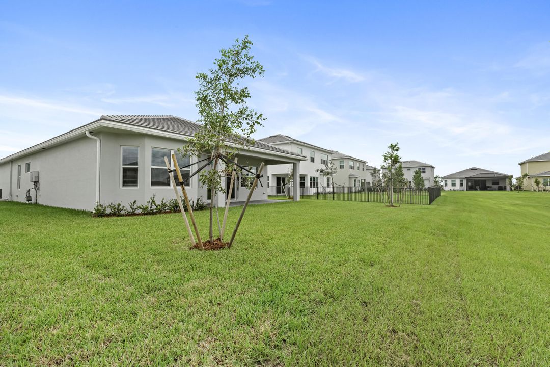 For Rent: $3,800 (3 beds, 2 baths, 2322 Square Feet)