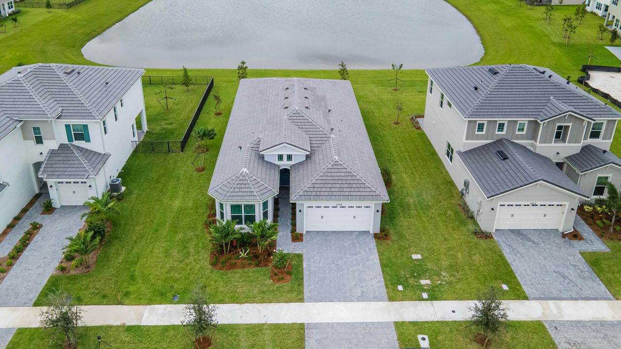 For Rent: $3,800 (3 beds, 2 baths, 2322 Square Feet)