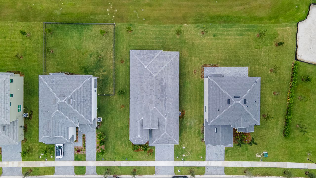 For Rent: $3,800 (3 beds, 2 baths, 2322 Square Feet)