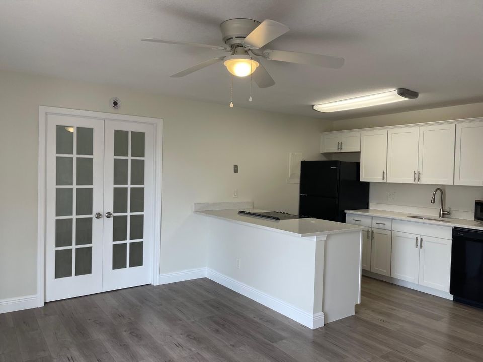 For Rent: $1,650 (1 beds, 1 baths, 627 Square Feet)