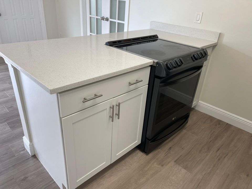 For Rent: $1,650 (1 beds, 1 baths, 627 Square Feet)