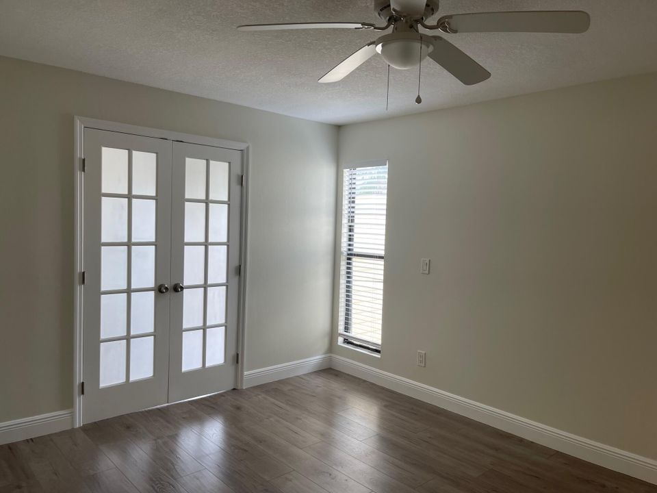 For Rent: $1,650 (1 beds, 1 baths, 627 Square Feet)