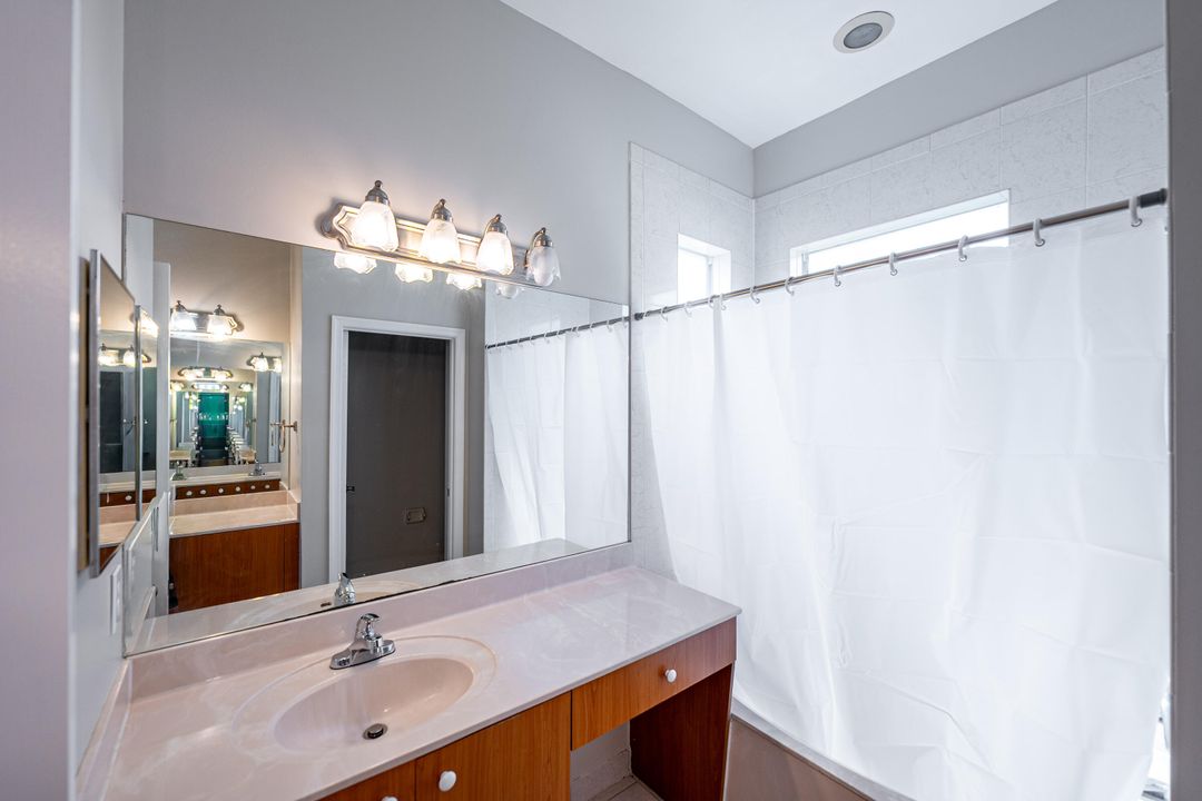 For Sale: $339,000 (4 beds, 2 baths, 2000 Square Feet)