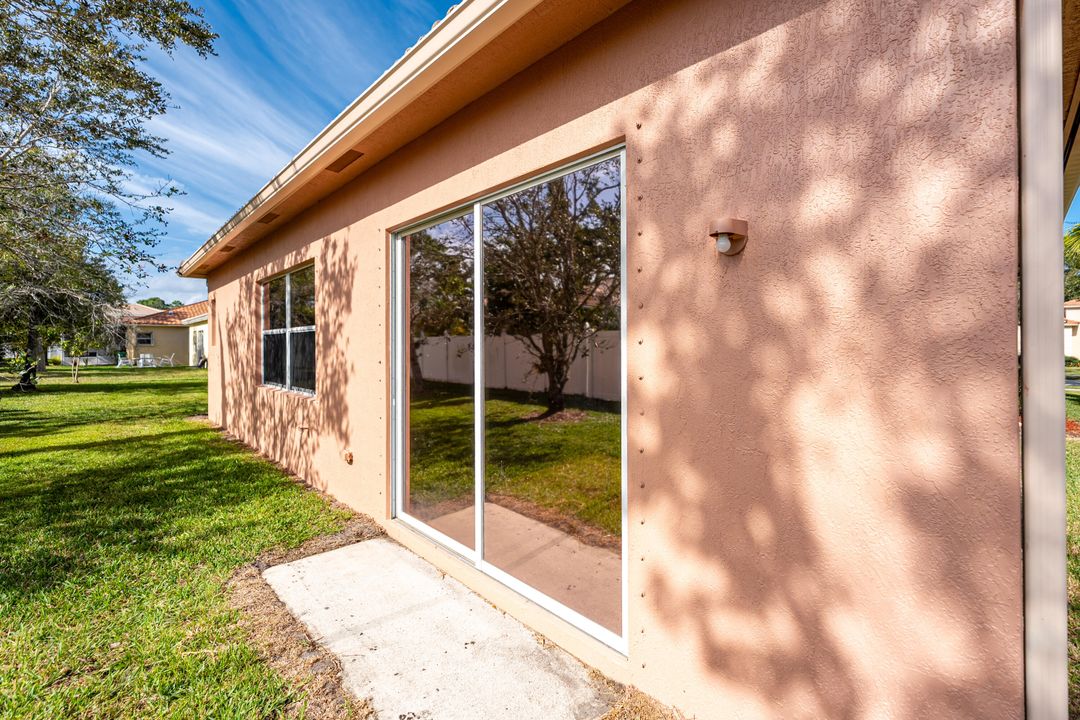 For Sale: $339,000 (4 beds, 2 baths, 2000 Square Feet)