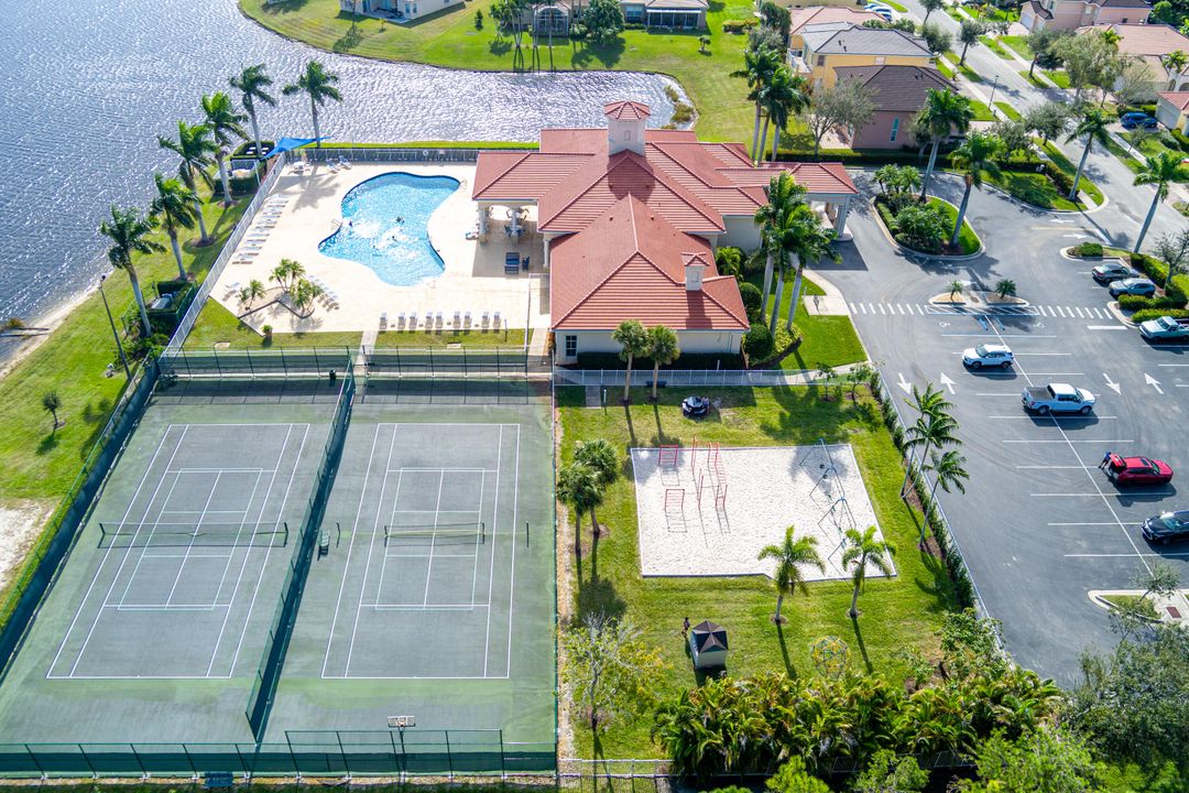 For Sale: $339,000 (4 beds, 2 baths, 2000 Square Feet)