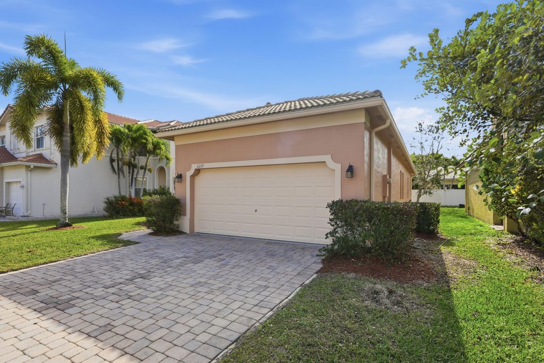 For Sale: $339,000 (4 beds, 2 baths, 2000 Square Feet)