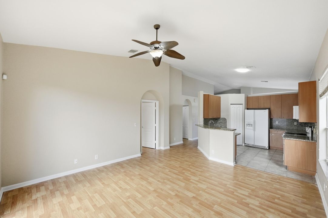 For Sale: $339,000 (4 beds, 2 baths, 2000 Square Feet)