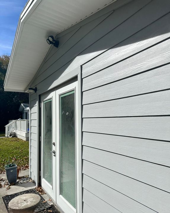 For Rent: $4,000 (5 beds, 2 baths, 1452 Square Feet)