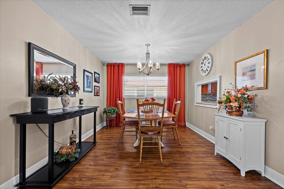 待售: $250,000 (2 贝兹, 2 浴室, 1197 平方英尺)