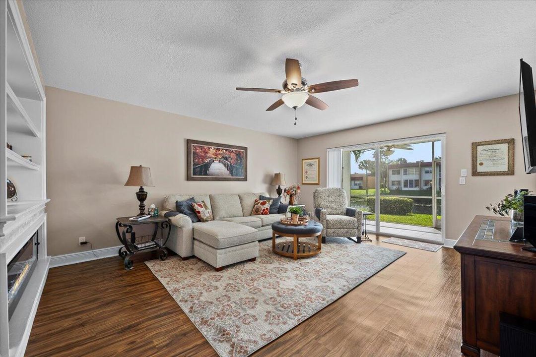 待售: $250,000 (2 贝兹, 2 浴室, 1197 平方英尺)