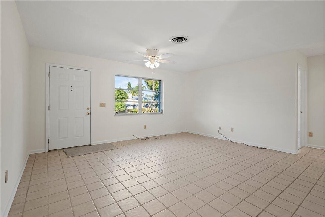 На продажу: $426,000 (3 спален, 2 ванн, 1368 Квадратных фут)