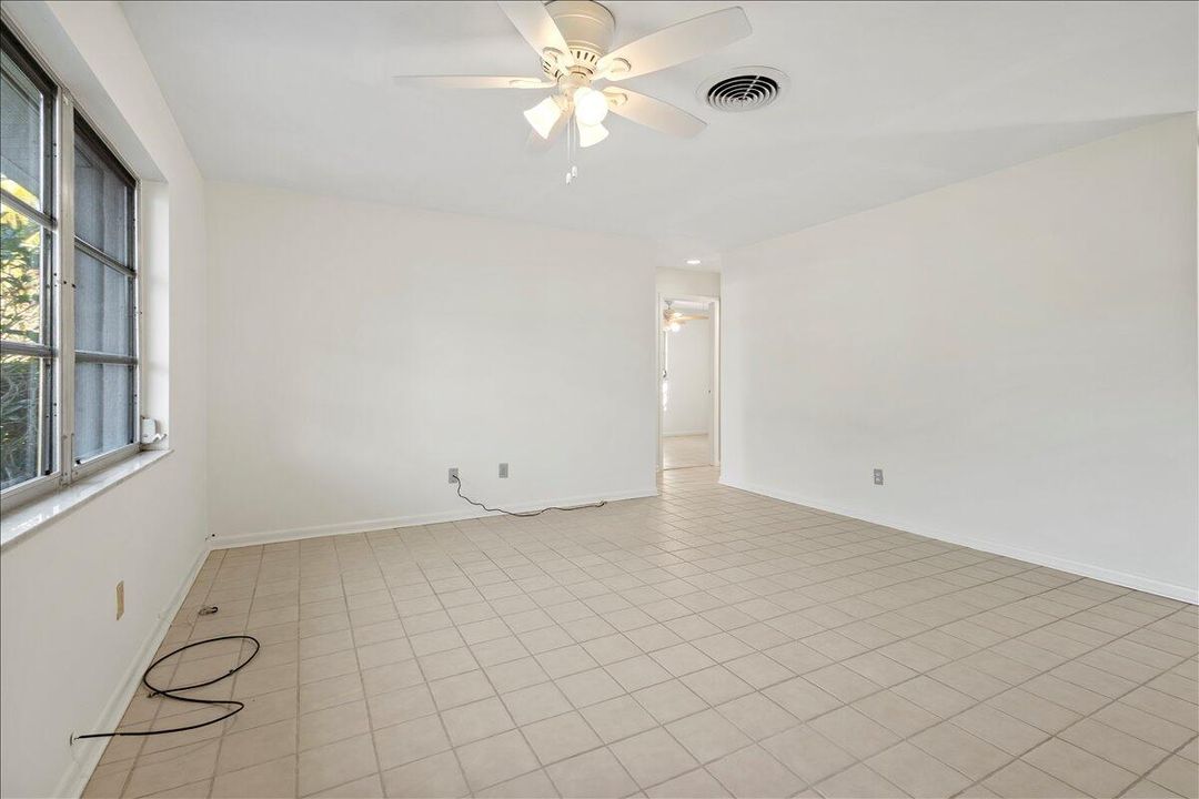 На продажу: $426,000 (3 спален, 2 ванн, 1368 Квадратных фут)