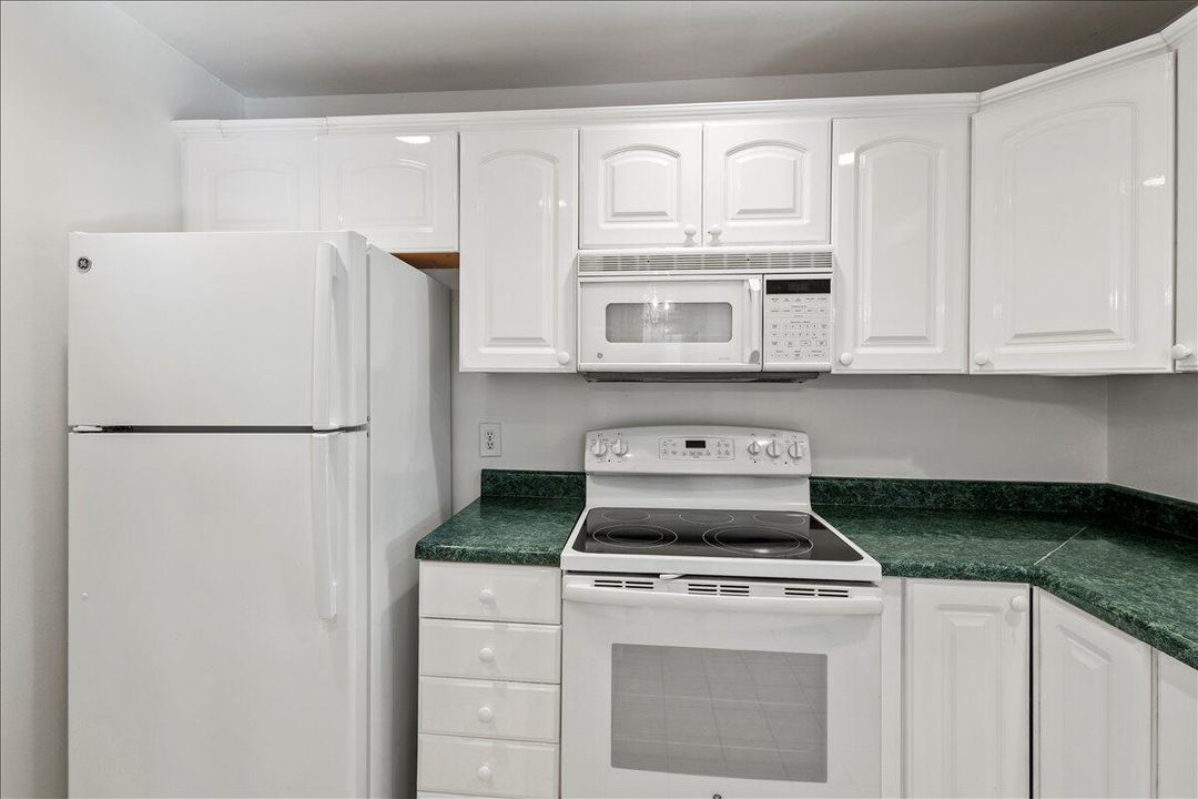 На продажу: $426,000 (3 спален, 2 ванн, 1368 Квадратных фут)