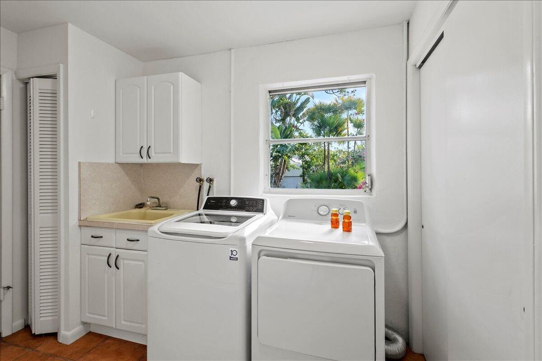 На продажу: $426,000 (3 спален, 2 ванн, 1368 Квадратных фут)