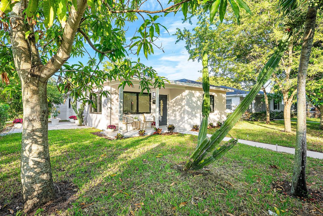 For Sale: $869,000 (2 beds, 2 baths, 1490 Square Feet)